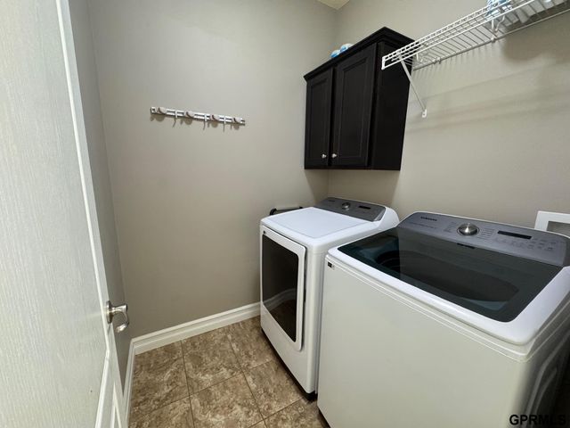 15960 Meredith Avenue, Omaha, NE 68116