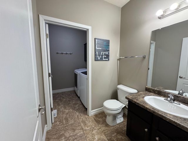 15960 Meredith Avenue, Omaha, NE 68116