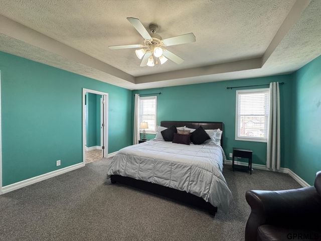 15960 Meredith Avenue, Omaha, NE 68116