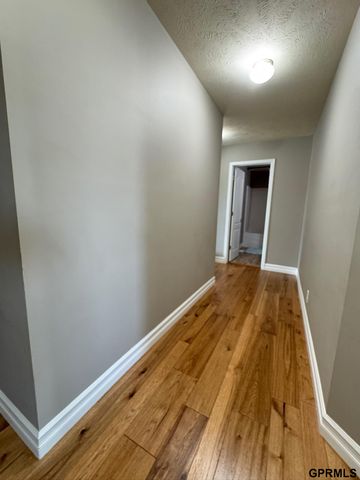 15960 Meredith Avenue, Omaha, NE 68116