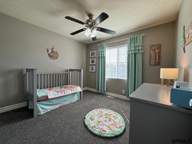 15960 Meredith Avenue, Omaha, NE 68116