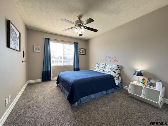 15960 Meredith Avenue, Omaha, NE 68116