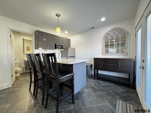 15960 Meredith Avenue, Omaha, NE 68116