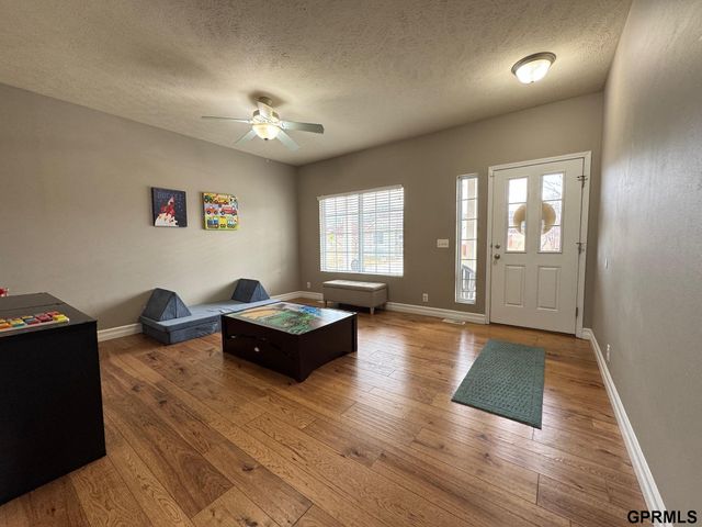 15960 Meredith Avenue, Omaha, NE 68116