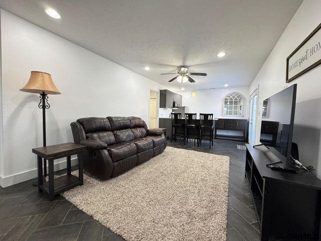 15960 Meredith Avenue, Omaha, NE 68116