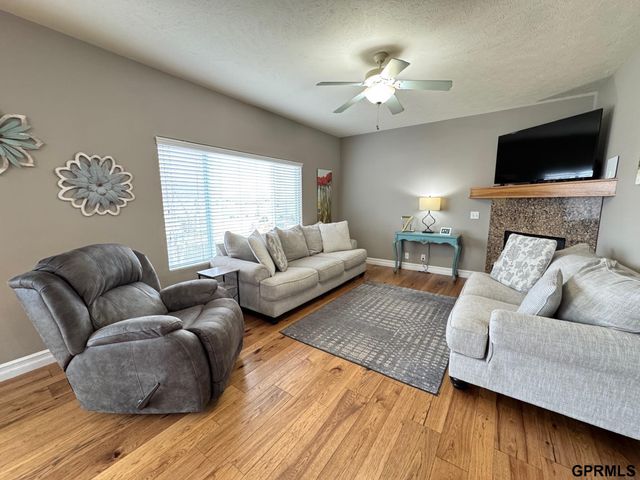 15960 Meredith Avenue, Omaha, NE 68116