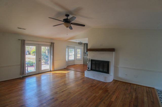 2004 Vestry Drive, Charleston, SC 29414