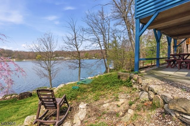 1193 Lakeside Dr E, Vernon Twp., NJ 07422