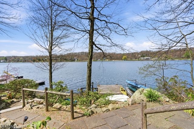 1193 Lakeside Dr E, Vernon Twp., NJ 07422