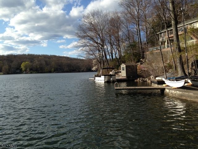 1193 Lakeside Dr E, Vernon Twp., NJ 07422