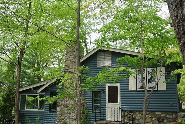 1193 Lakeside Dr E, Vernon Twp., NJ 07422