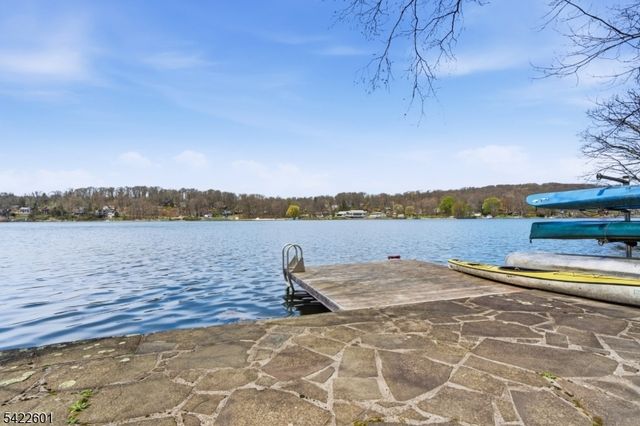 1193 Lakeside Dr E, Vernon Twp., NJ 07422