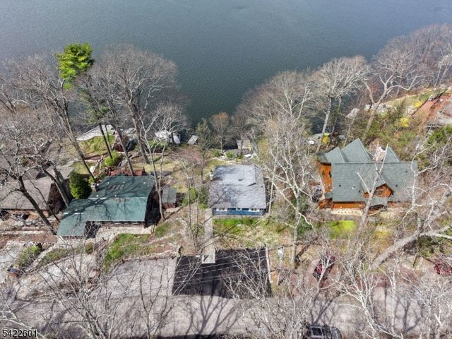 1193 Lakeside Dr E, Vernon Twp., NJ 07422