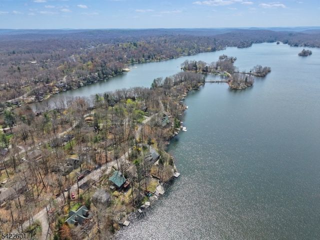 1193 Lakeside Dr E, Vernon Twp., NJ 07422