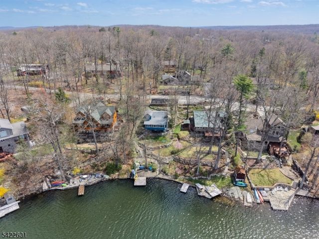 1193 Lakeside Dr E, Vernon Twp., NJ 07422