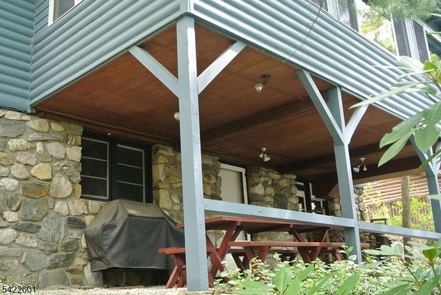 1193 Lakeside Dr E, Vernon Twp., NJ 07422