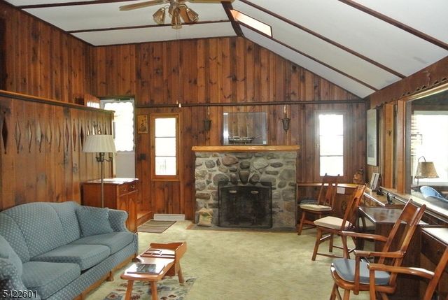 1193 Lakeside Dr E, Vernon Twp., NJ 07422