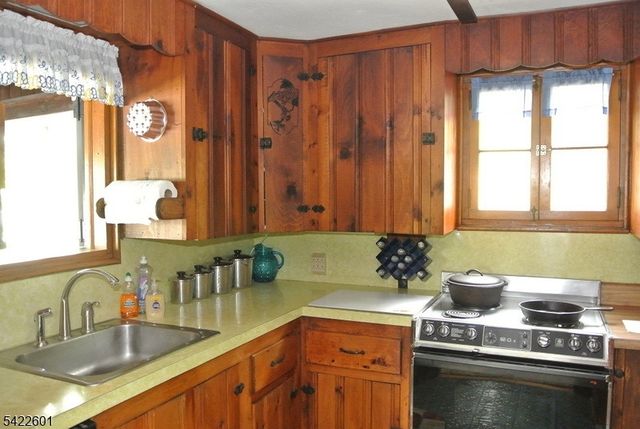 1193 Lakeside Dr E, Vernon Twp., NJ 07422