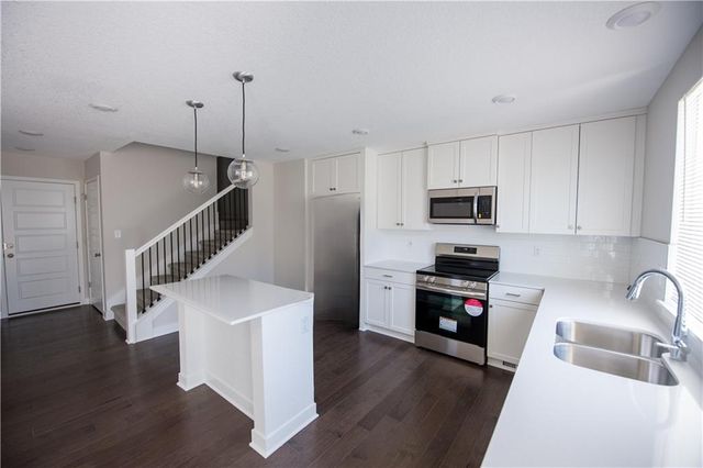 3712 SW Walsh Drive, Lee's Summit, MO 64082