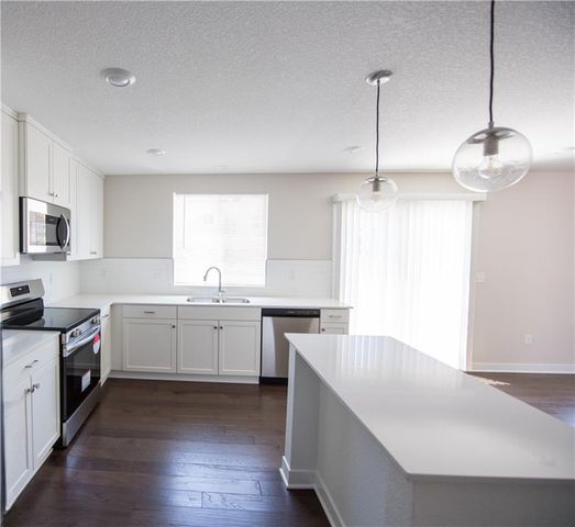 3712 SW Walsh Drive, Lee's Summit, MO 64082