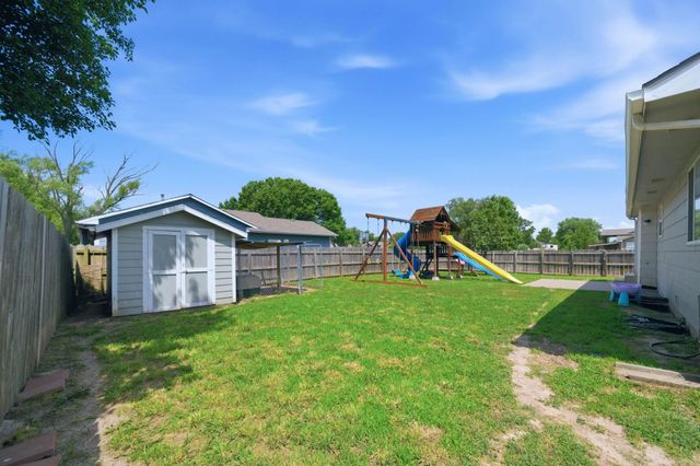 10939 W Dora Ct, Wichita, KS 67209
