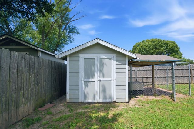 10939 W Dora Ct, Wichita, KS 67209