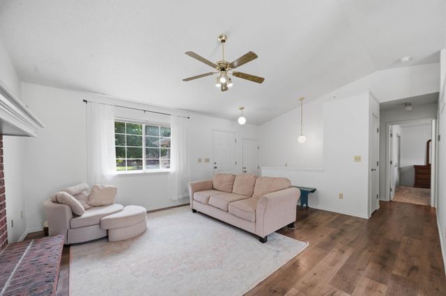 10939 W Dora Ct, Wichita, KS 67209