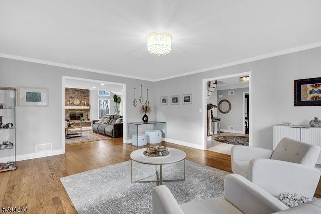 17 Knollwood Ter, Randolph Twp., NJ 07869