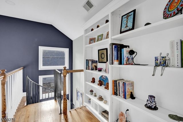 17 Knollwood Ter, Randolph Twp., NJ 07869