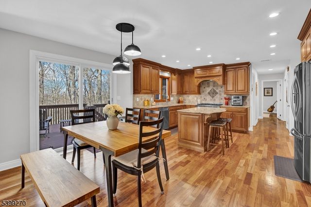 17 Knollwood Ter, Randolph Twp., NJ 07869