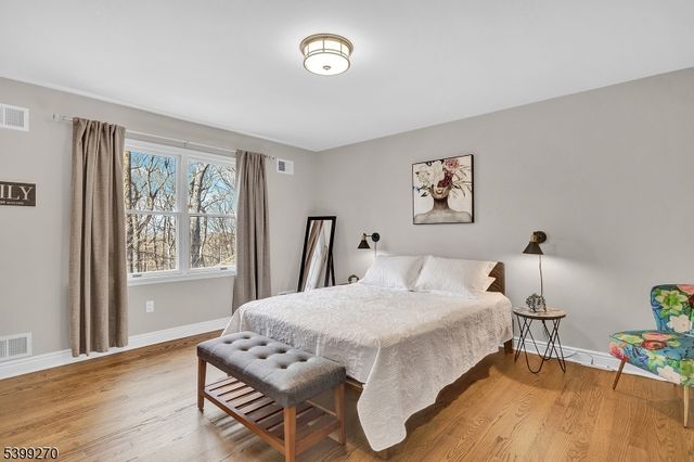 17 Knollwood Ter, Randolph Twp., NJ 07869