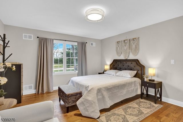 17 Knollwood Ter, Randolph Twp., NJ 07869