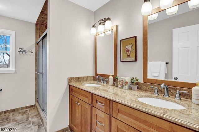 17 Knollwood Ter, Randolph Twp., NJ 07869