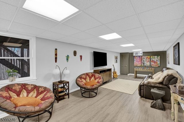 17 Knollwood Ter, Randolph Twp., NJ 07869