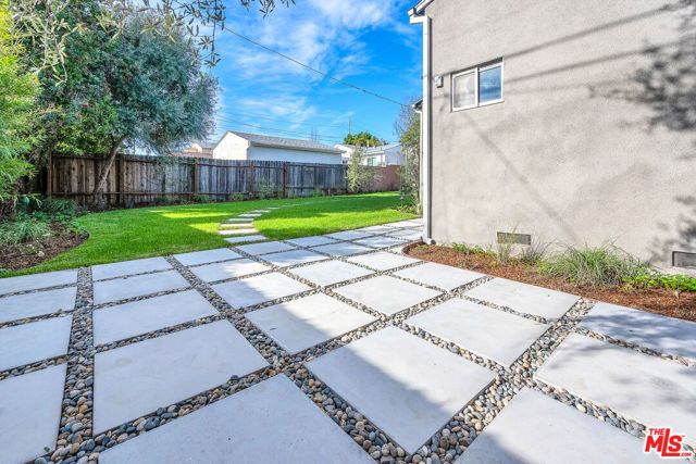 616 W Ellis Avenue, Inglewood, CA 90302