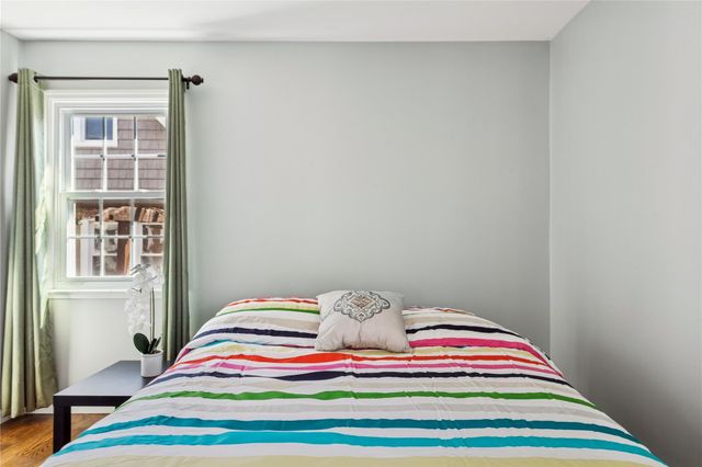 4 N 10th Street, New Hyde Park, NY 11040
