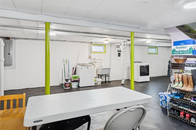 4 N 10th Street, New Hyde Park, NY 11040