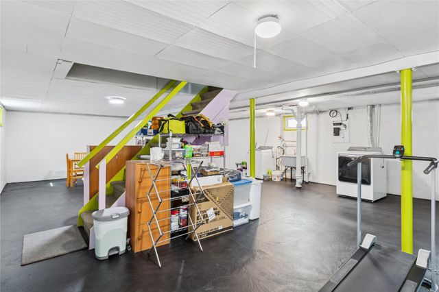 4 N 10th Street, New Hyde Park, NY 11040