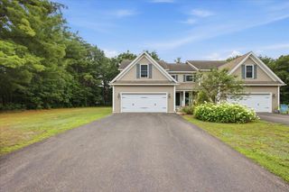 4 Hummingbird Ln # 101, Milton, VT 05468