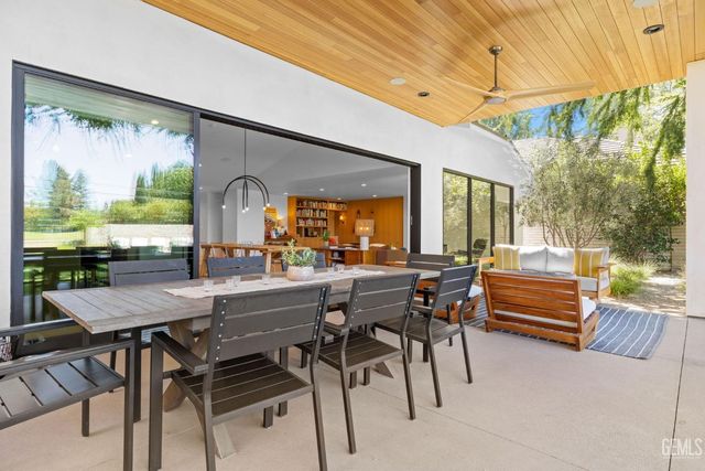 1217 Tam O Shanter Drive, Bakersfield, CA 93309