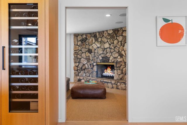 1217 Tam O Shanter Drive, Bakersfield, CA 93309