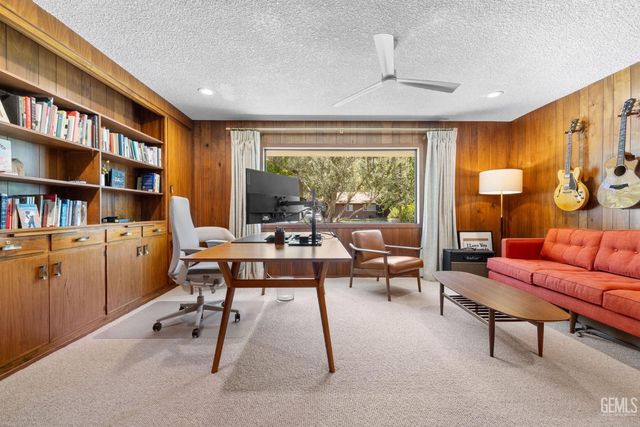 1217 Tam O Shanter Drive, Bakersfield, CA 93309