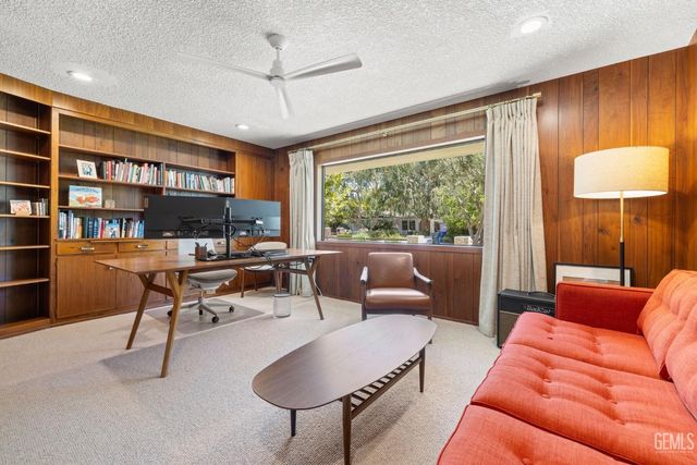 1217 Tam O Shanter Drive, Bakersfield, CA 93309