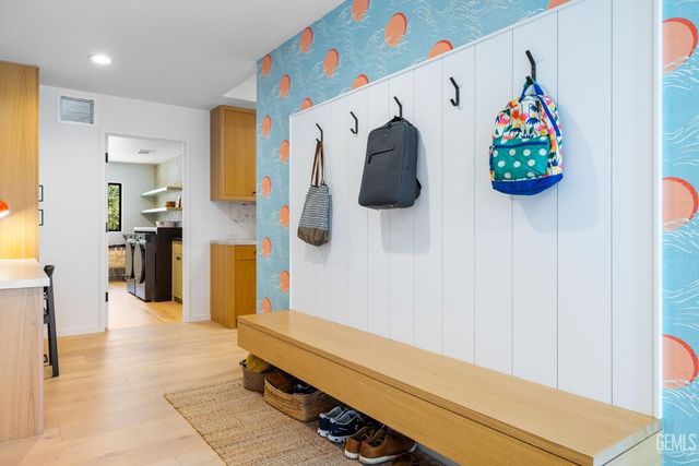 1217 Tam O Shanter Drive, Bakersfield, CA 93309