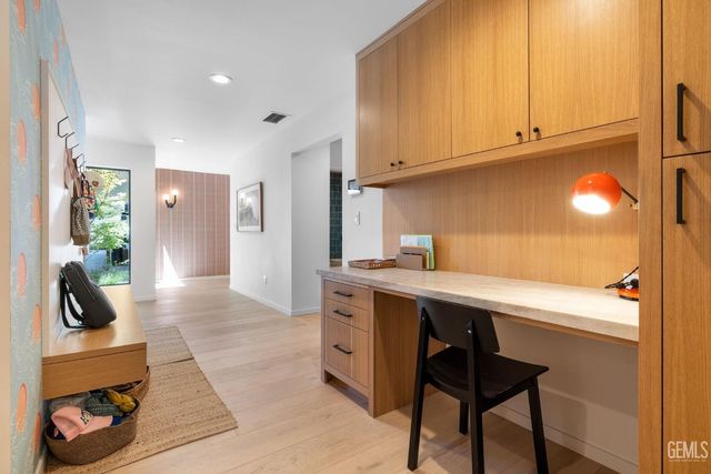 1217 Tam O Shanter Drive, Bakersfield, CA 93309