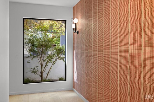 1217 Tam O Shanter Drive, Bakersfield, CA 93309