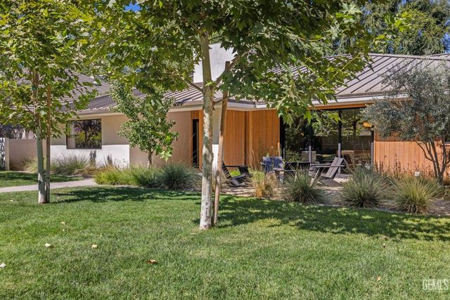 1217 Tam O Shanter Drive, Bakersfield, CA 93309