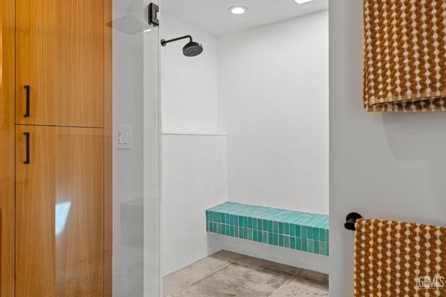 1217 Tam O Shanter Drive, Bakersfield, CA 93309