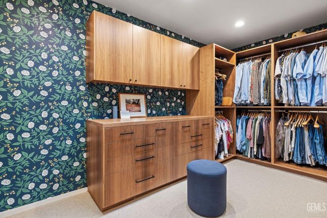 1217 Tam O Shanter Drive, Bakersfield, CA 93309