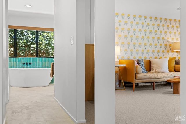 1217 Tam O Shanter Drive, Bakersfield, CA 93309